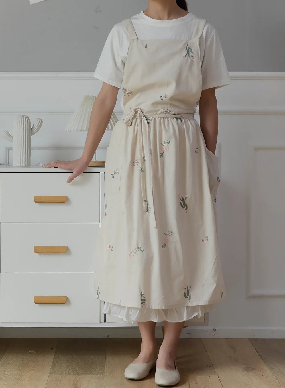 Cottage Pinafore Apron – Cross - Back Cotton Dress with Deep Pockets - The Tradwife