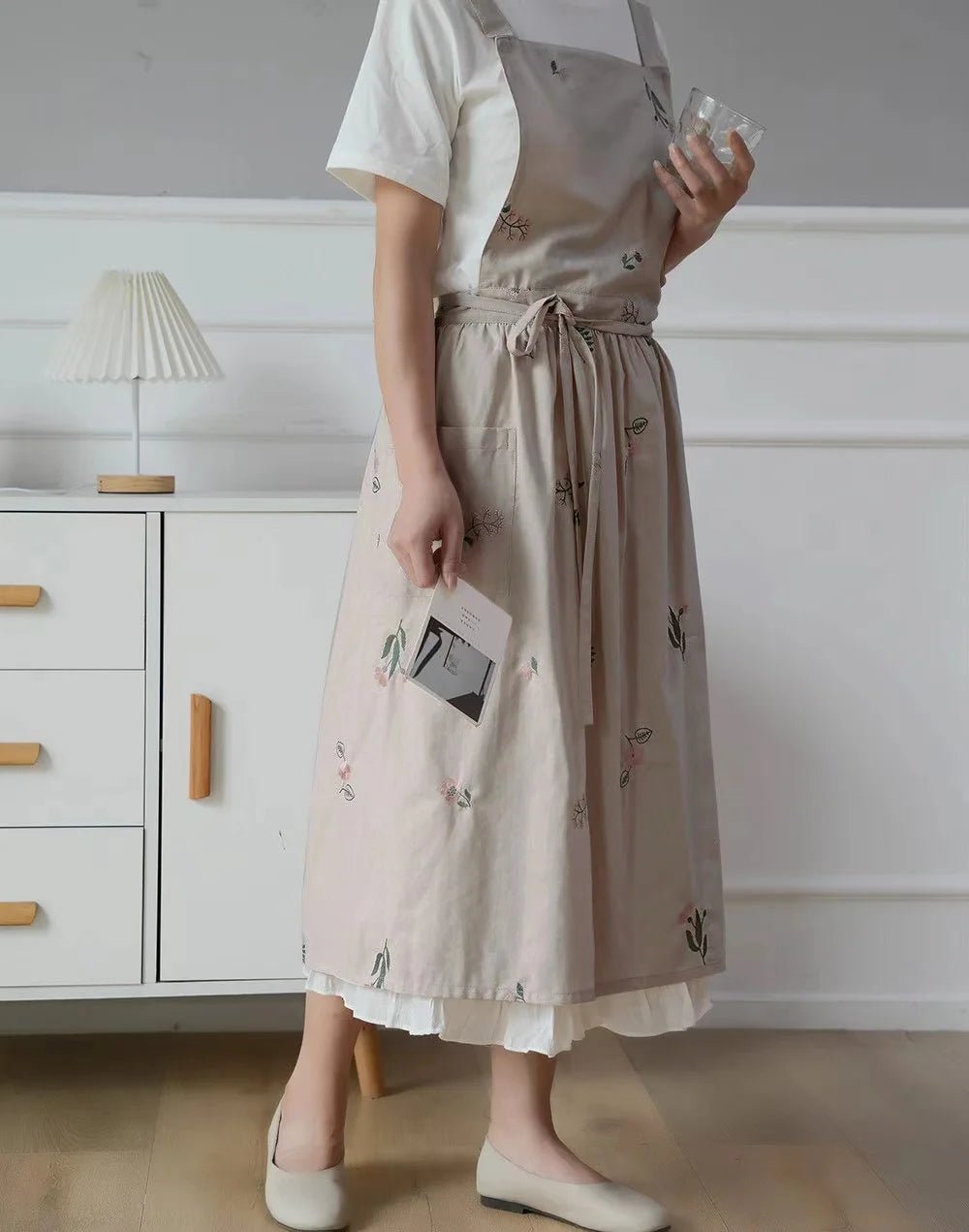 Cottage Pinafore Apron – Cross - Back Cotton Dress with Deep Pockets - The Tradwife