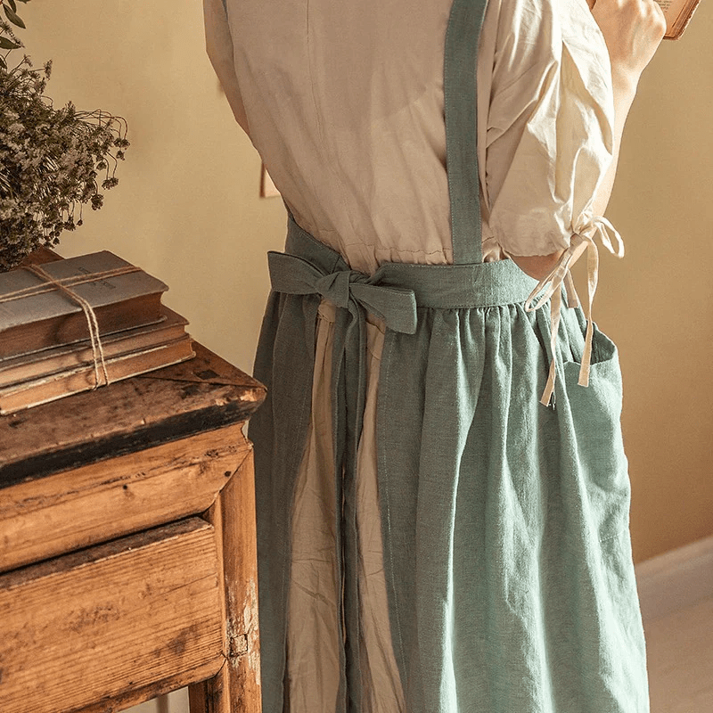 Vintage Ruffle Linen Apron – Rustic Rose Cotton Blend for Homemaking & Gardening - The Tradwife