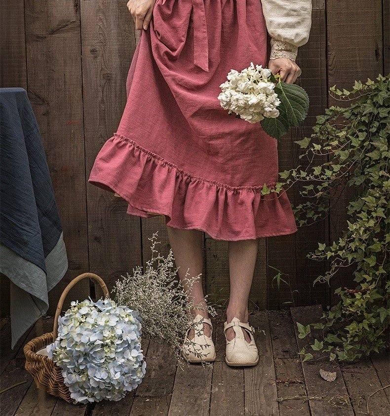 Vintage Ruffle Linen Apron – Rustic Rose Cotton Blend for Homemaking & Gardening - The Tradwife