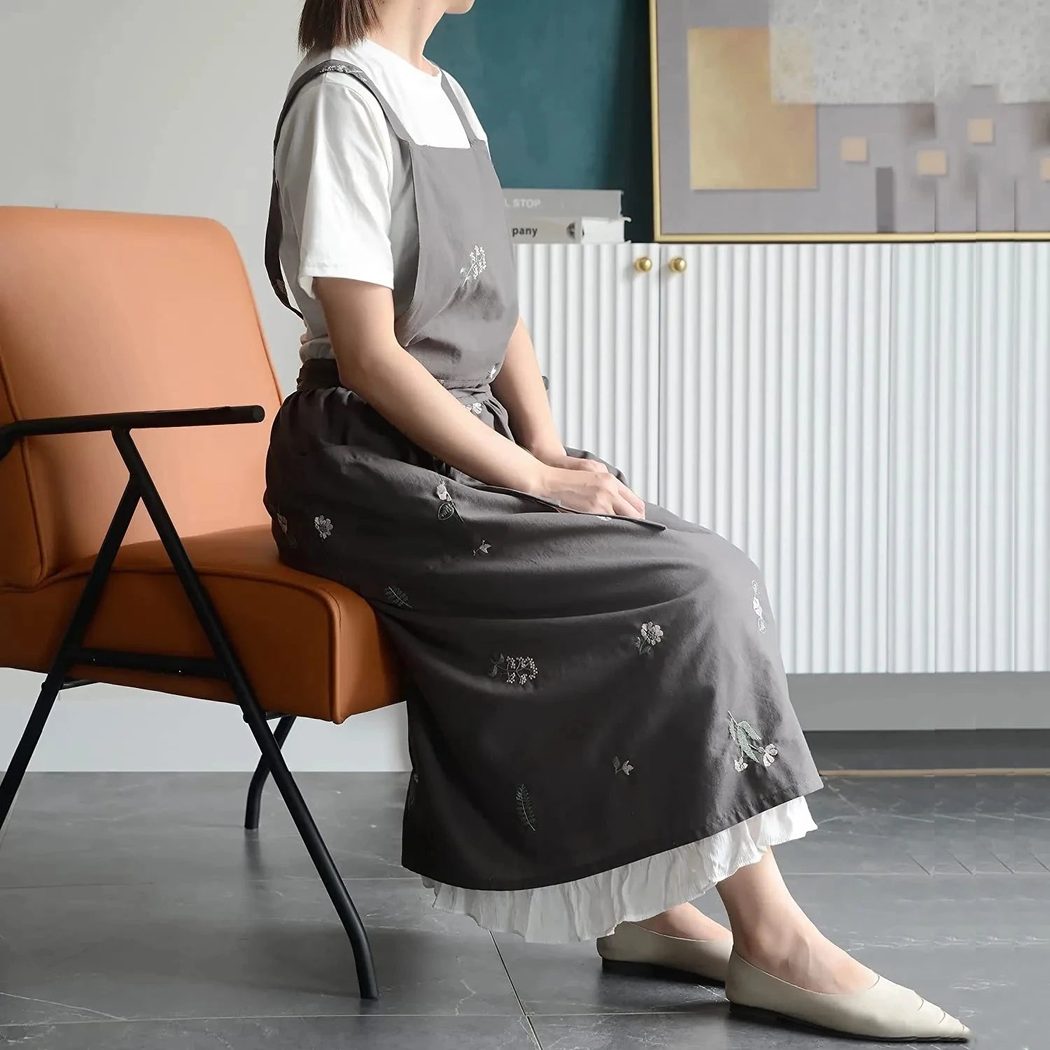 Cottage Pinafore Apron – Cross - Back Cotton Dress with Deep Pockets - The Tradwife